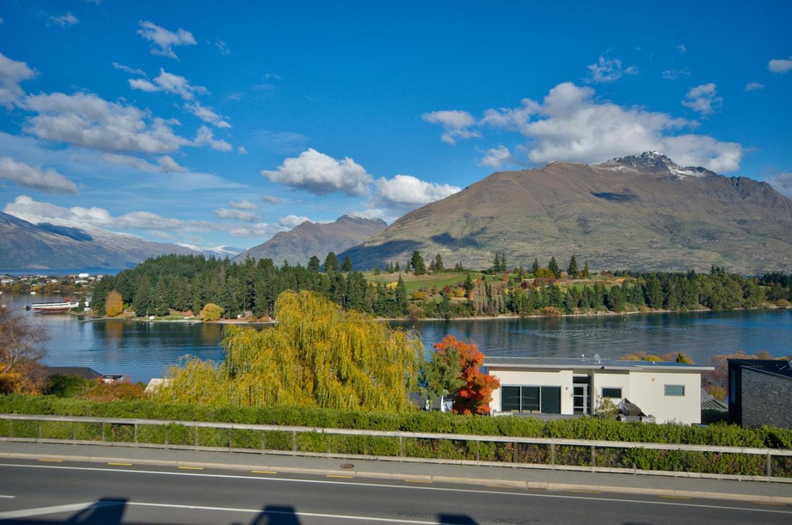 Pure Retreat Lake Views Queenstown Exterior photo